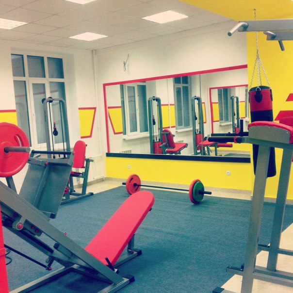 Тренажерный зал «GOLD'S GYM»