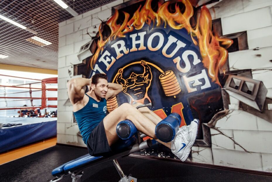 Фитнес-центр «Powerhouse Gym» (КомсоМОЛЛ)