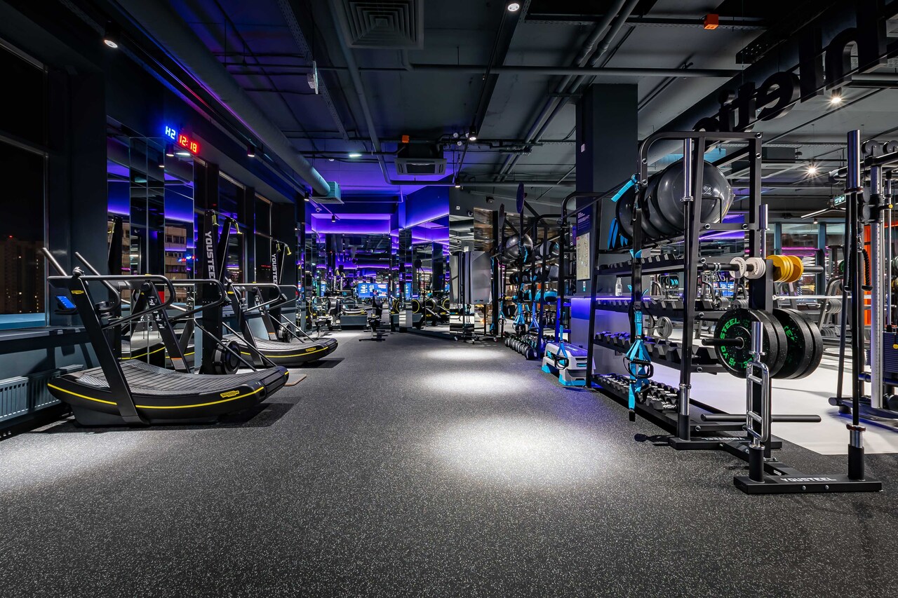Фитнес-клуб «DDX Fitness» (Озёрная)