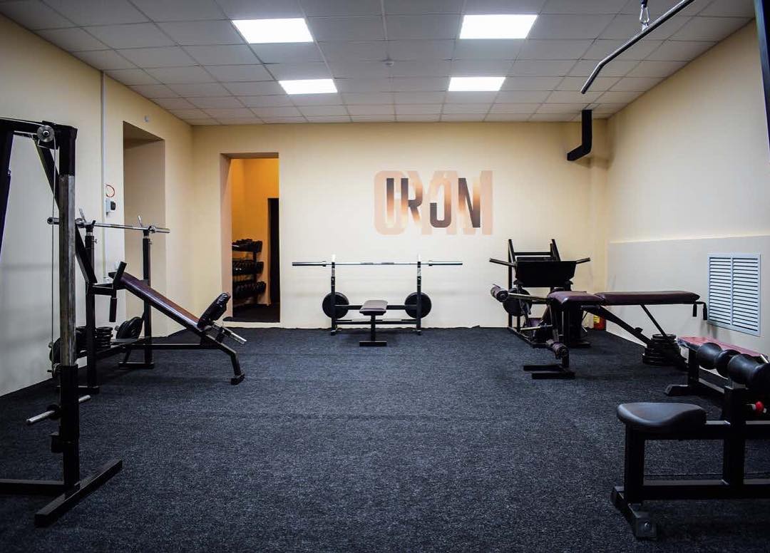 Тренажерный зал «IRON»