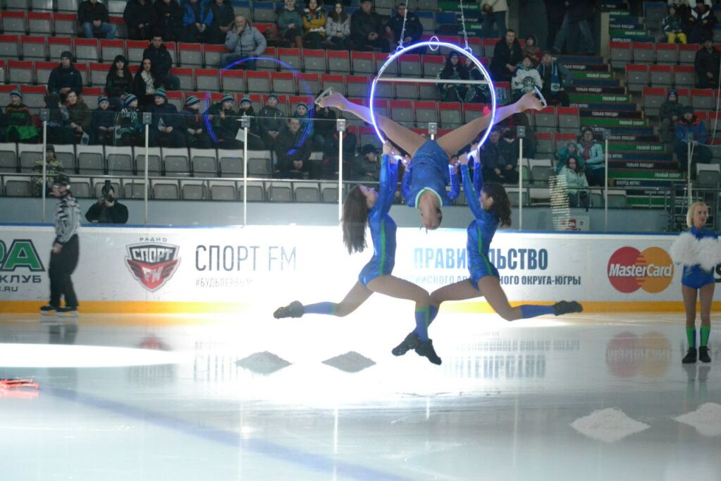Фитнес-центр пилонного спорта, воздушной гимнастики и джампинга