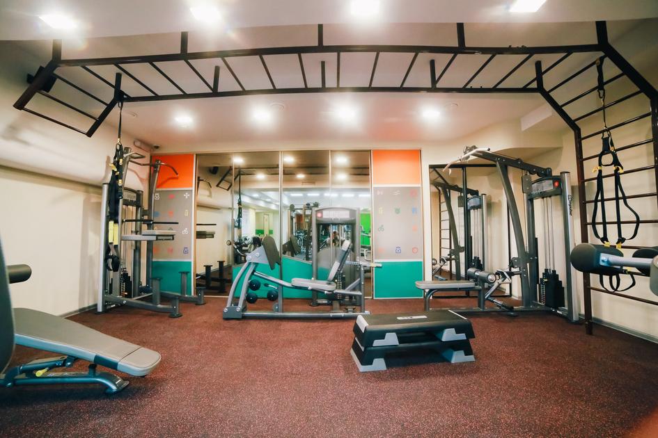 Фитнес-клуб «Family Fitness» (Омулевского)