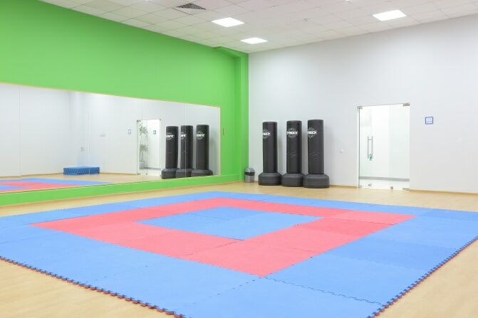Фитнес-клуб «XFIT» (Меридиан)
