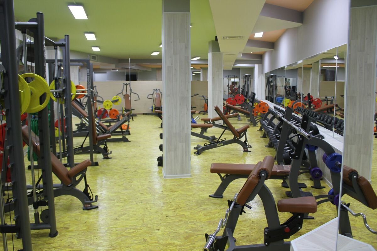 Спортивный клуб «MaxiFit»