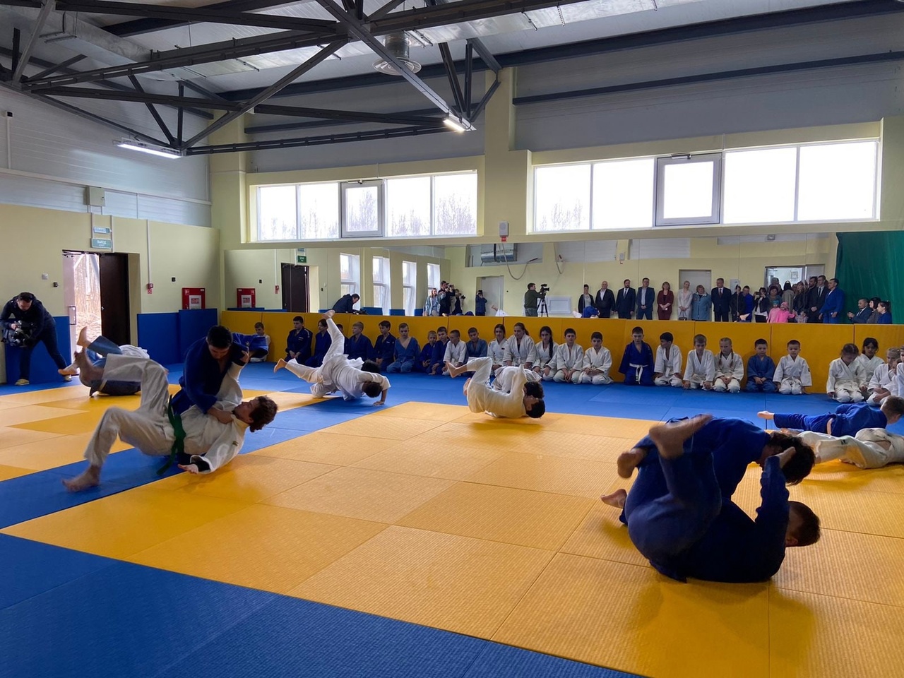 Физкультурно-оздоровительный комплекс «Чемпион»