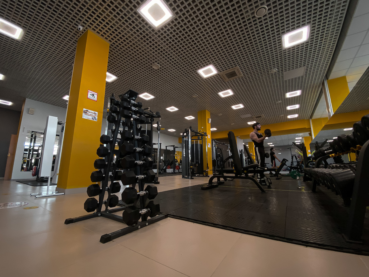 Фитнес-клуб «МетроFitness»