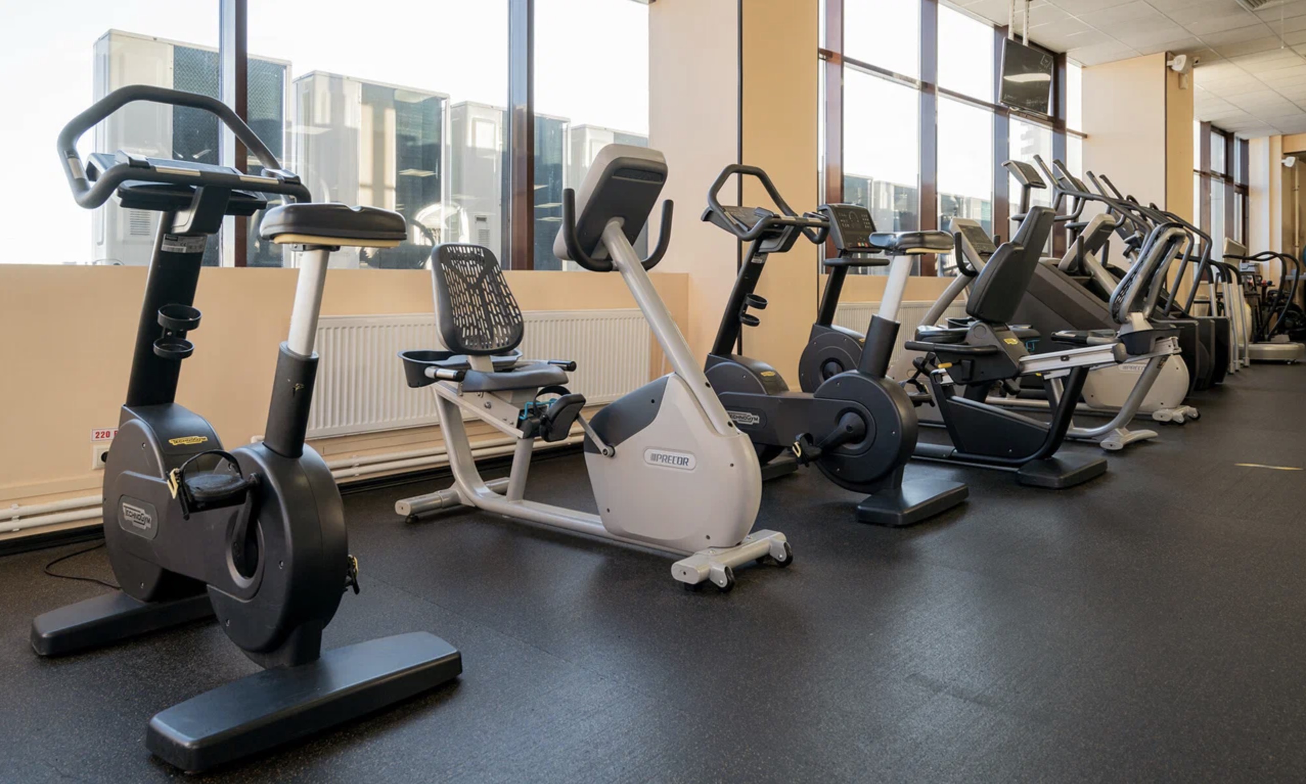 Спортивный клуб «Fitness House» (Гашека)