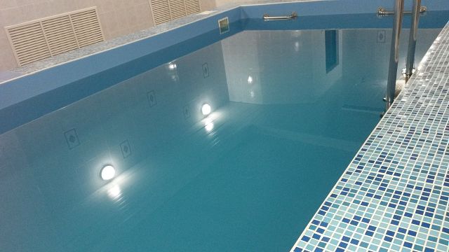 Плавательный бассейн «Дельфин»