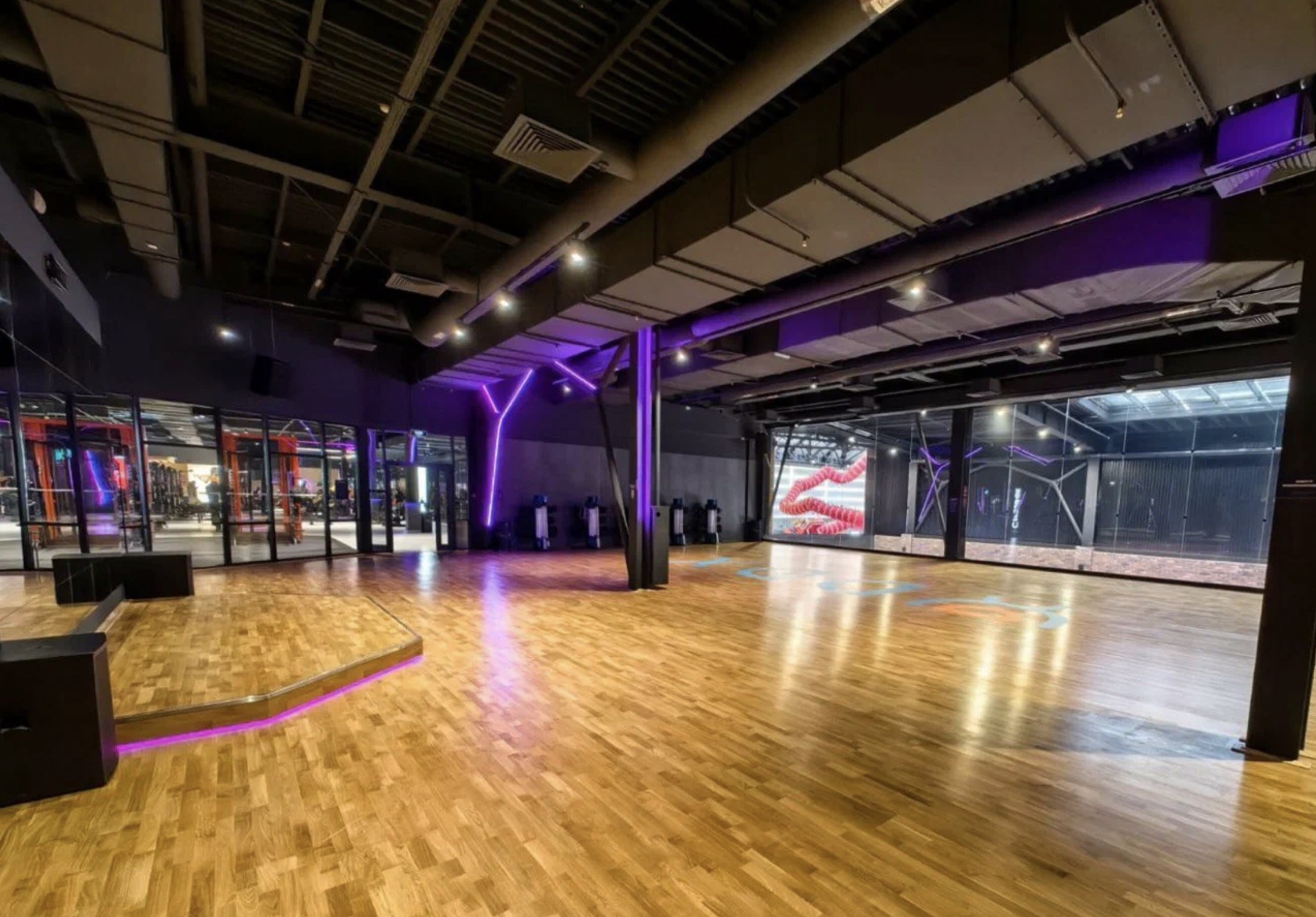 Фитнес-клуб «DDX Fitness»