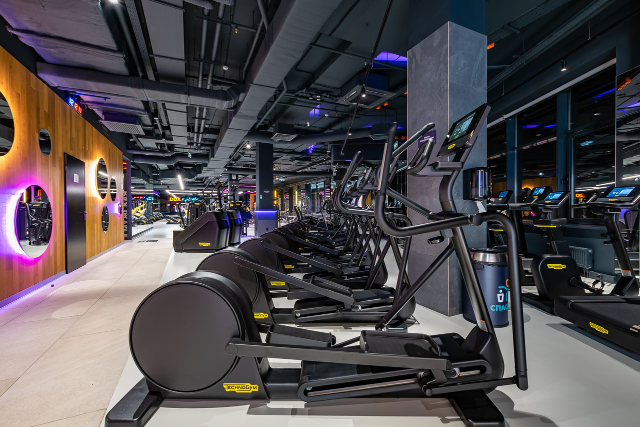 Фитнес-клуб «DDX Fitness» (Озёрная)