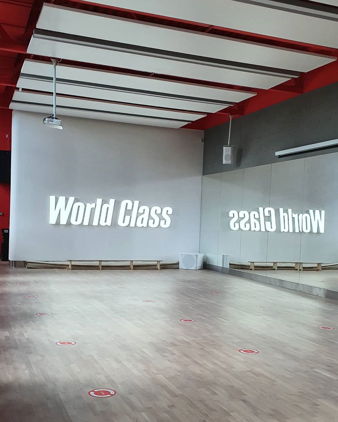 Фитнес-клуб «World Class» (Рябиновая)