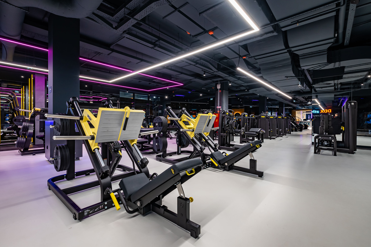 Фитнес-клуб «DDX Fitness» (Озёрная)