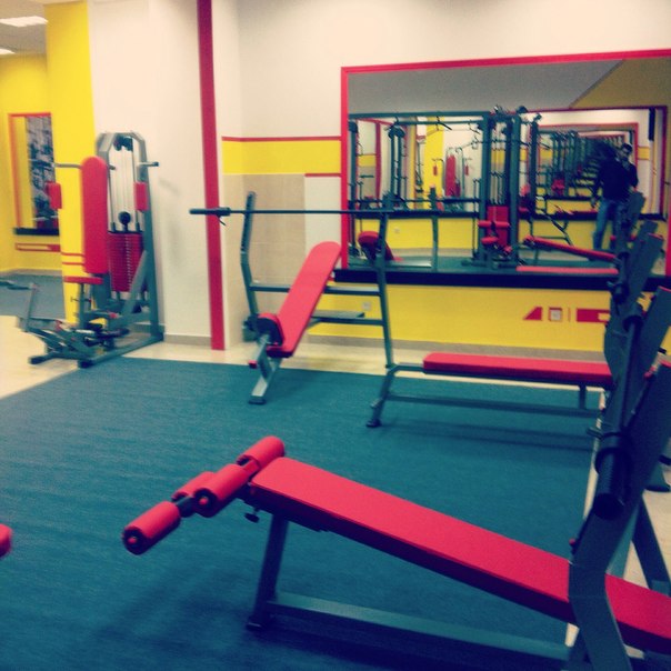 Тренажерный зал «GOLD'S GYM»