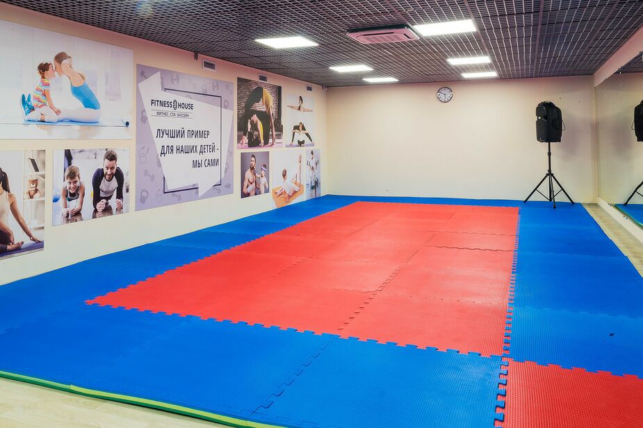 Спортивный клуб «Fitness House» (Московское шоссе)