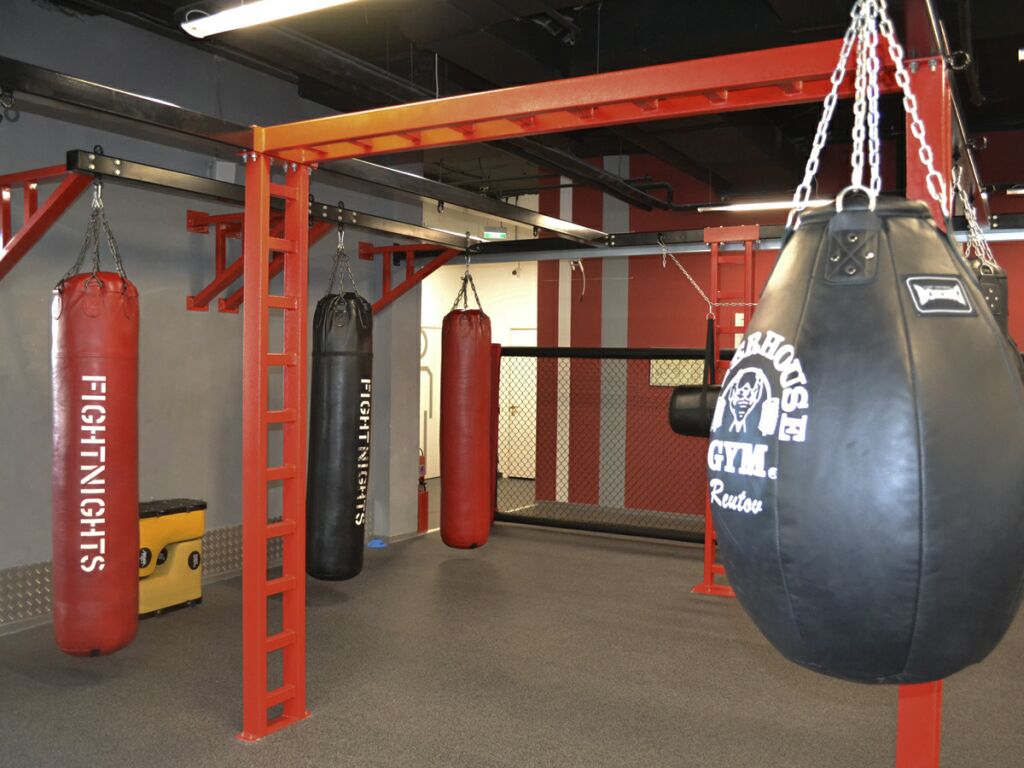 Фитнес-центр «Powerhouse Gym»