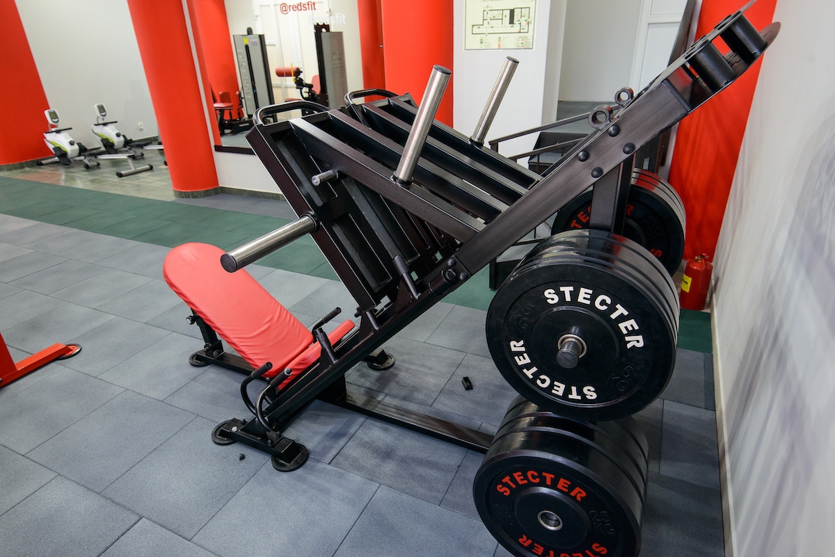 Фитнес-клуб «Red's Fitness»