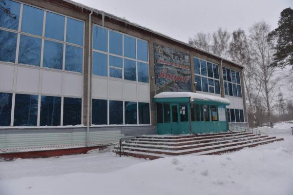 Плавательный бассейн «Молодость»
