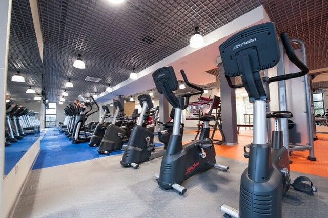 Фитнес-клуб «Fitness One» (Мелоди)