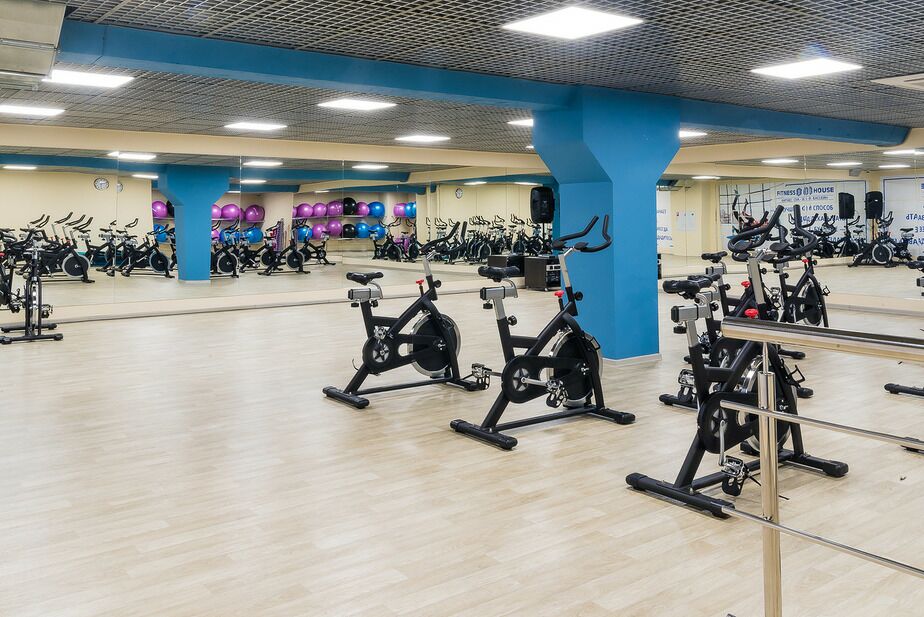 Спортивный клуб «Fitness House» (Московское шоссе)
