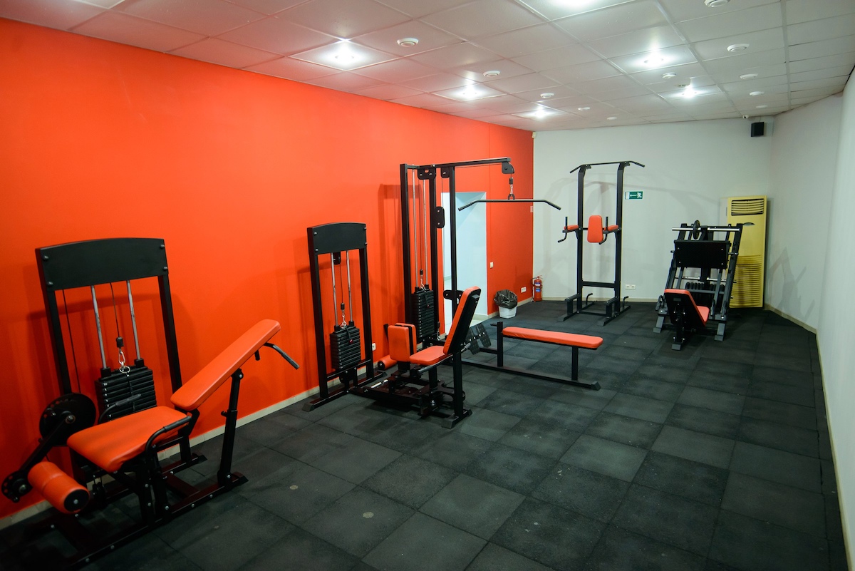 Фитнес-клуб «Red's Fitness»
