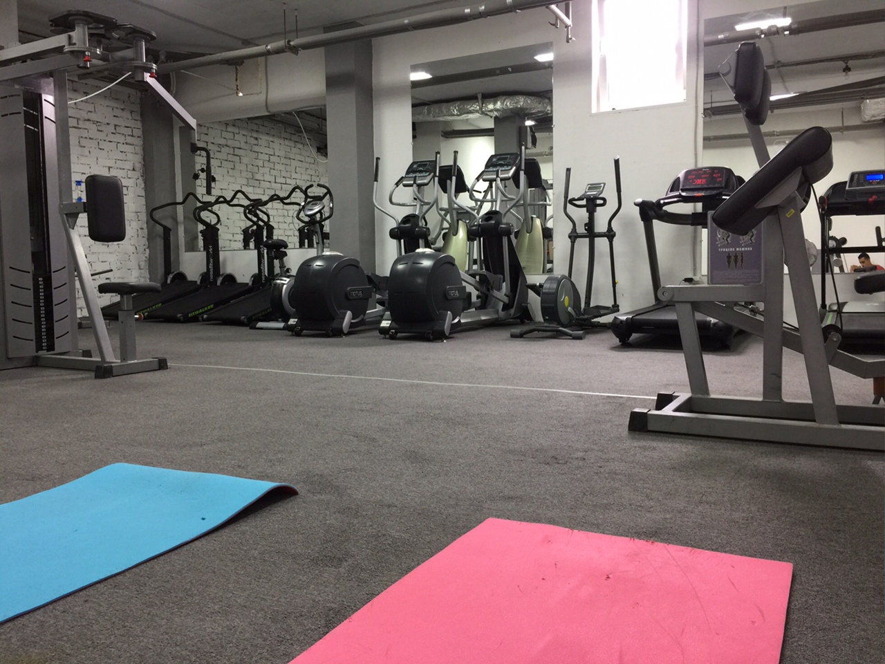 Фитнес-клуб «X-Fitness»