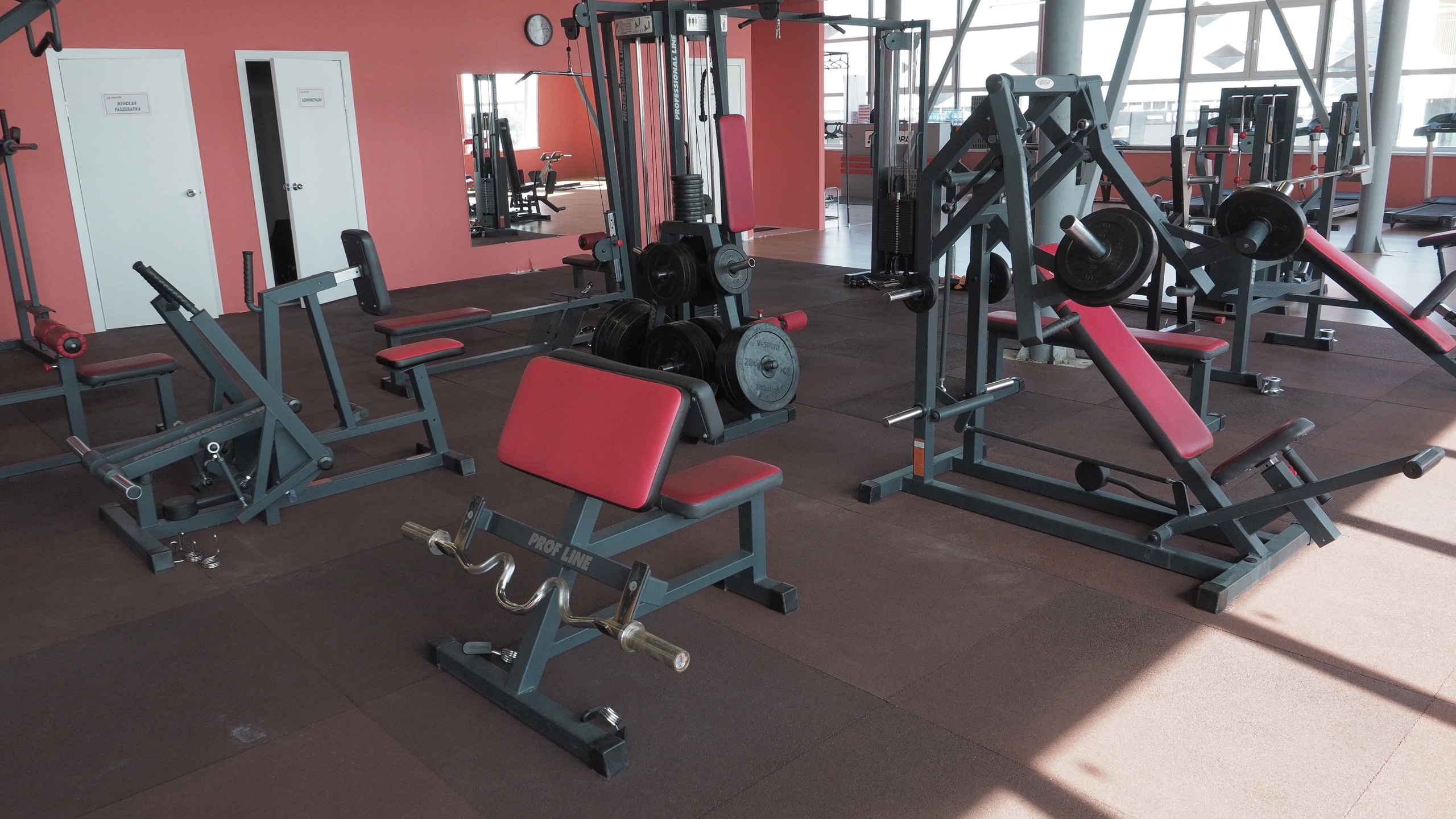 Фитнес-клуб «Рекорд Fitness»