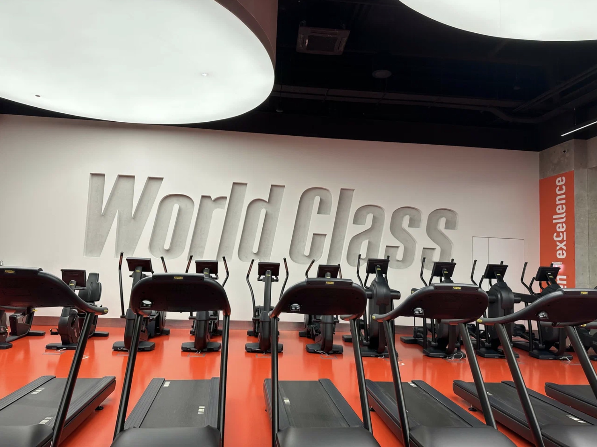 Фитнес-клуб «World Class» (Алексеевская)