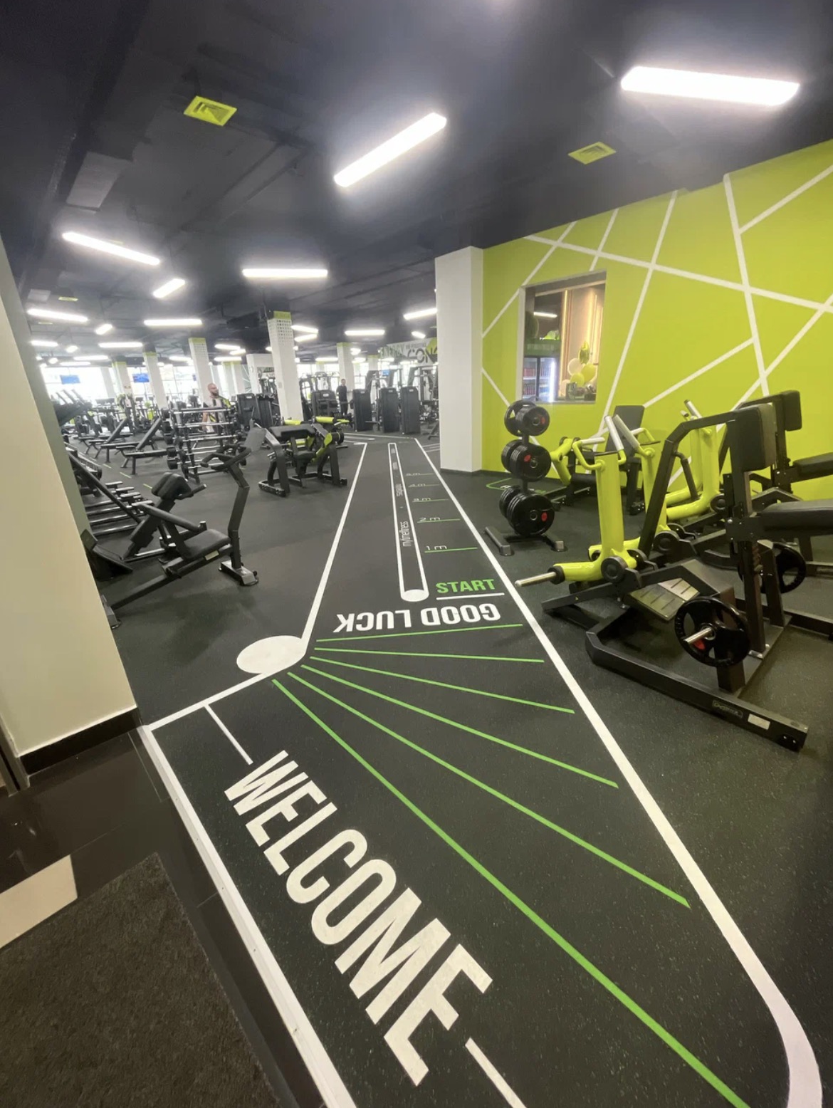 Фитнес-клуб «Mytimefitness» (Индустриальный)